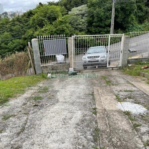 Casa Mobiliada com 105m², 3 dormitórios, 1 vaga, no bairro Marechal Floriano em Caxias do Sul para Comprar