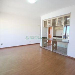Apartamento com 59m², 1 dormitório, 1 vaga, no bairro Centro em Caxias do Sul para Comprar