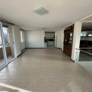 Apto/Cobertura com 297m², 2 dormitórios, 2 vagas, no bairro Centro em Caxias do Sul para Comprar