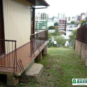 Casa com 60m², 2 dormitórios, no bairro Marechal Floriano em Caxias do Sul para Comprar