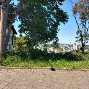 Terreno com 414m², no bairro Colina Sorriso em Caxias do Sul para Comprar