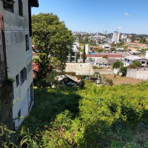 Terreno com 414m², no bairro Colina Sorriso em Caxias do Sul para Comprar