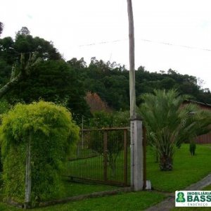 Chácara com 150m², 3 dormitórios, 1 vaga, no bairro Cidade Industrial em Caxias do Sul para Comprar