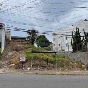 Terreno com 360m², no bairro Jardim América em Caxias do Sul para Comprar