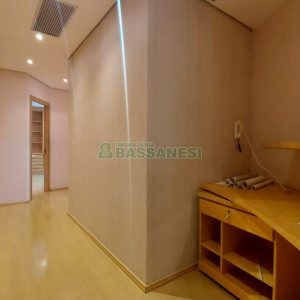 Sala Mobiliada com 45m², 1 vaga, no bairro Centro em Caxias do Sul para Alugar