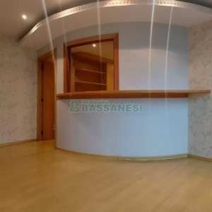 Sala Mobiliada com 45m², 1 vaga, no bairro Centro em Caxias do Sul para Alugar