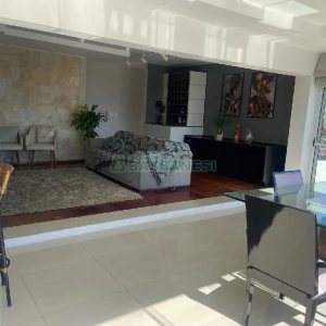 Apto/Cobertura com 132m², 2 dormitórios, 1 vaga, no bairro São Leopoldo em Caxias do Sul para Comprar