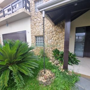 Casa com 150m², 3 dormitórios, 2 vagas, no bairro Salgado Filho em Caxias do Sul para Alugar