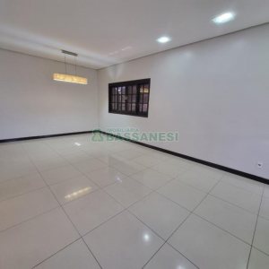 Casa com 150m², 3 dormitórios, 2 vagas, no bairro Salgado Filho em Caxias do Sul para Alugar