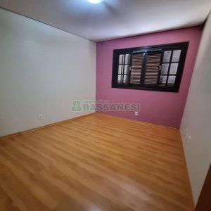 Casa com 150m², 3 dormitórios, 2 vagas, no bairro Salgado Filho em Caxias do Sul para Alugar