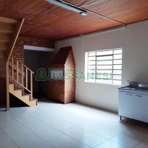 Casa com 200m², 3 dormitórios, 2 vagas, no bairro Rio Branco em Caxias do Sul para Alugar