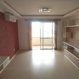 Apartamento com 92m², 2 dormitórios, 2 vagas, no bairro Santa Catarina em Caxias do Sul para Comprar