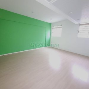 Sala com 29m², no bairro Centro em Caxias do Sul para Comprar