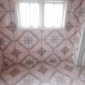 Casa com 42m², 2 dormitórios, no bairro Desvio Rizzo em Caxias do Sul para Comprar