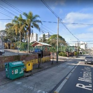 Terreno com 575m², 1 vaga, no bairro Pio X em Caxias do Sul para Comprar