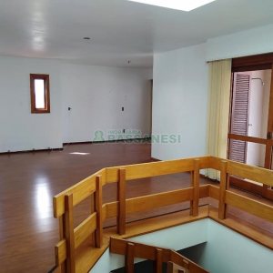 Apto/Cobertura com 252m², 3 dormitórios, 1 vaga, no bairro Marechal Floriano em Caxias do Sul para Comprar