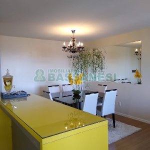 Apartamento com 83m², 2 dormitórios, 1 vaga, no bairro Jardim do Shopping em Caxias do Sul para Comprar