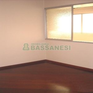 Apartamento com 80m², 3 dormitórios, 1 vaga, no bairro Pio X em Caxias do Sul para Comprar