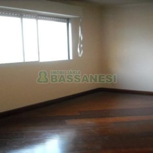 Apartamento com 80m², 3 dormitórios, 1 vaga, no bairro Pio X em Caxias do Sul para Comprar