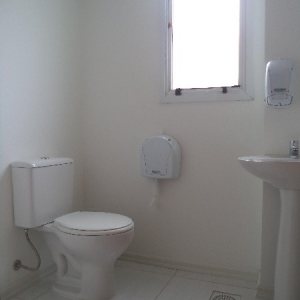 Loja com 350m², no bairro São Pelegrino em Caxias do Sul para Alugar