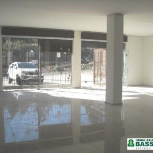 Loja com 224m², no bairro Charqueadas em Caxias do Sul para Alugar ou Comprar
