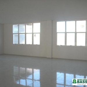 Loja com 224m², no bairro Charqueadas em Caxias do Sul para Alugar ou Comprar