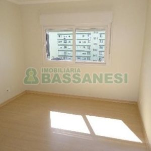 Apartamento com 72m², 2 dormitórios, 2 vagas, no bairro São Pelegrino em Caxias do Sul para Comprar