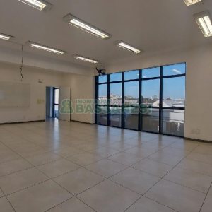 Predio com 4780m², no bairro São Pelegrino em Caxias do Sul para Alugar