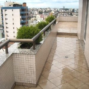 Apto/Cobertura com 356m², 3 dormitórios, 6 vagas, no bairro Exposição em Caxias do Sul para Comprar