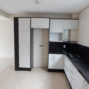 Apartamento com 104m², 3 dormitórios, 2 vagas, no bairro Vinhedos em Caxias do Sul para Alugar