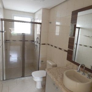 Apartamento com 104m², 3 dormitórios, 2 vagas, no bairro Vinhedos em Caxias do Sul para Alugar