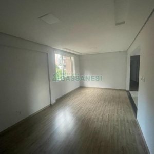 Apartamento com 100m², 3 dormitórios, 1 vaga, no bairro Centro em Caxias do Sul para Comprar