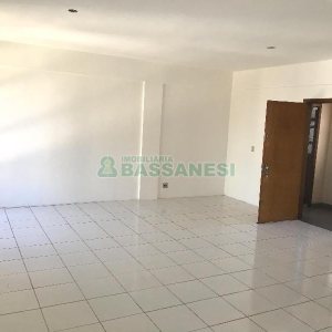 Sala com 43m², no bairro Centro em Caxias do Sul para Alugar