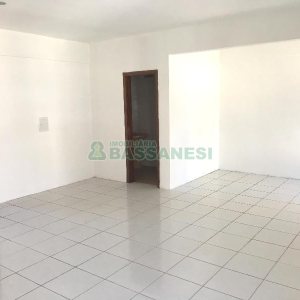 Sala com 43m², no bairro Centro em Caxias do Sul para Alugar