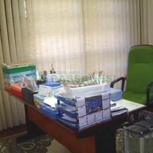 Casa com 600m², 5 dormitórios, 4 vagas, no bairro Saint Etienne em Caxias do Sul para Comprar