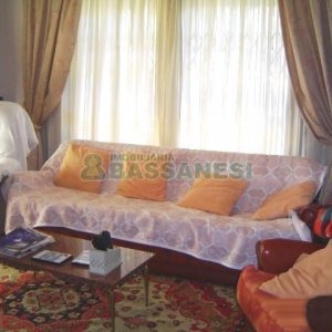 Casa com 600m², 5 dormitórios, 4 vagas, no bairro Saint Etienne em Caxias do Sul para Comprar