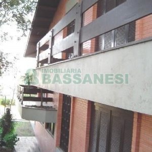 Casa com 600m², 5 dormitórios, 4 vagas, no bairro Saint Etienne em Caxias do Sul para Comprar