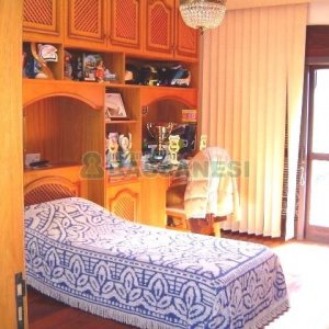 Casa com 600m², 5 dormitórios, 4 vagas, no bairro Saint Etienne em Caxias do Sul para Comprar