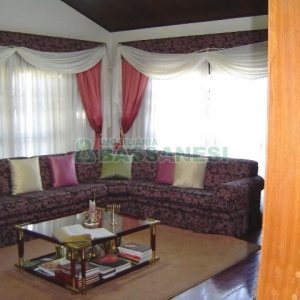 Casa com 600m², 5 dormitórios, 4 vagas, no bairro Saint Etienne em Caxias do Sul para Comprar