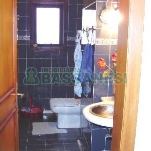 Casa com 600m², 5 dormitórios, 4 vagas, no bairro Saint Etienne em Caxias do Sul para Comprar