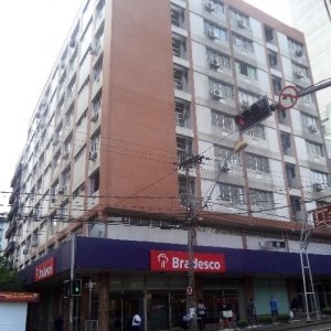 Sala com 42m², no bairro Centro em Caxias do Sul para Alugar