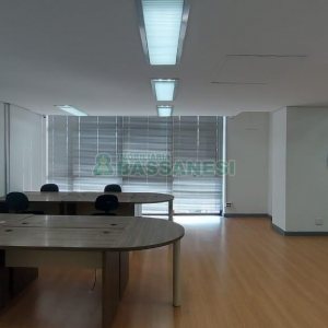 Sala com 50m², no bairro Centro em Caxias do Sul para Alugar
