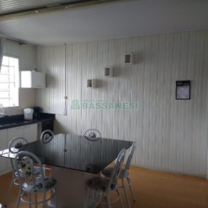 Casa Comercial com 120m², 5 dormitórios, 2 vagas, no bairro Madureira em Caxias do Sul para Comprar