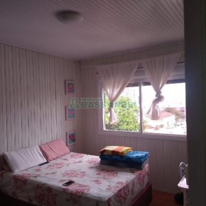 Casa Comercial com 120m², 5 dormitórios, 2 vagas, no bairro Madureira em Caxias do Sul para Comprar