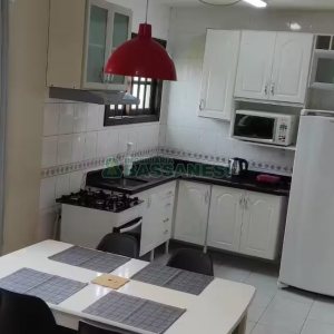 Sobrado com 105m², 3 dormitórios, 1 vaga, no bairro Santa Catarina em Caxias do Sul para Alugar