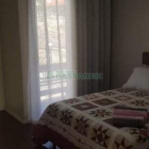 Sobrado com 105m², 3 dormitórios, 1 vaga, no bairro Santa Catarina em Caxias do Sul para Alugar