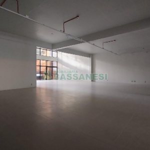 Loja com 451m², 2 vagas, no bairro Centro em Caxias do Sul para Alugar
