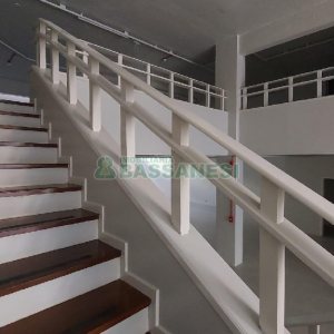 Loja com 451m², 2 vagas, no bairro Centro em Caxias do Sul para Alugar