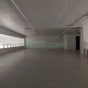 Loja com 451m², 2 vagas, no bairro Centro em Caxias do Sul para Alugar