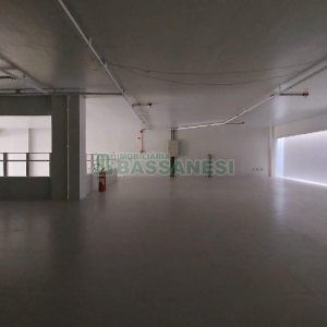 Loja com 451m², 2 vagas, no bairro Centro em Caxias do Sul para Alugar